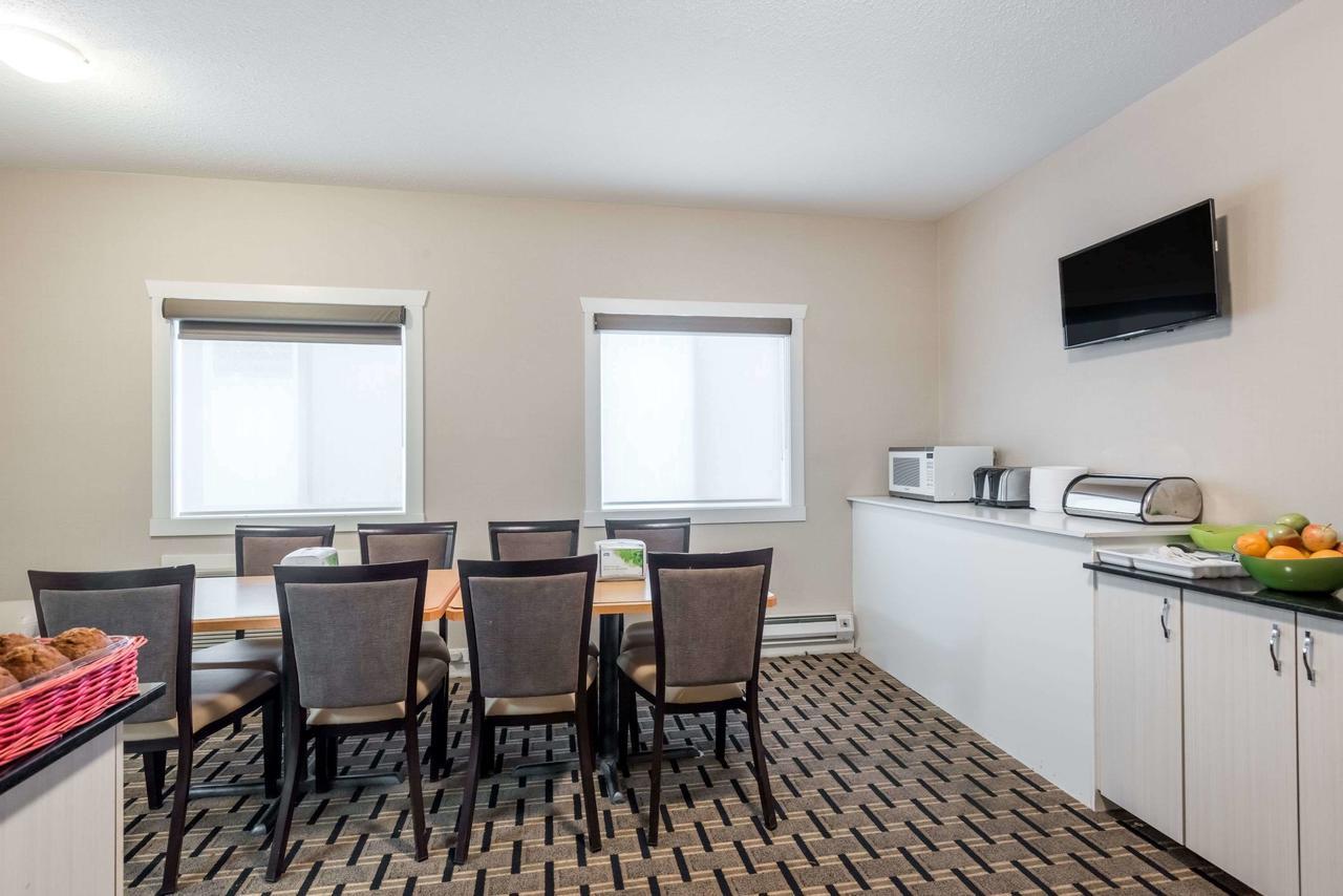 Motel Super 8 By Wyndham Watrous Exterior foto